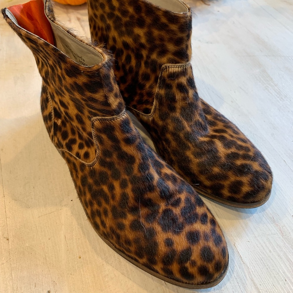 Boden animal print booties sz 39
